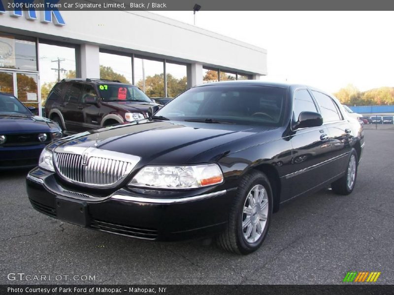 Black / Black 2006 Lincoln Town Car Signature Limited