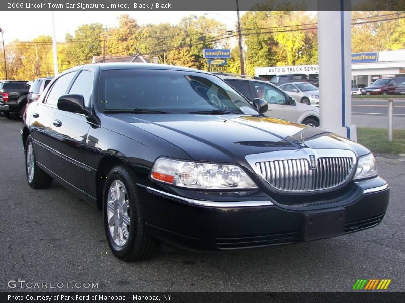 Black / Black 2006 Lincoln Town Car Signature Limited