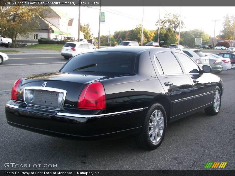 Black / Black 2006 Lincoln Town Car Signature Limited