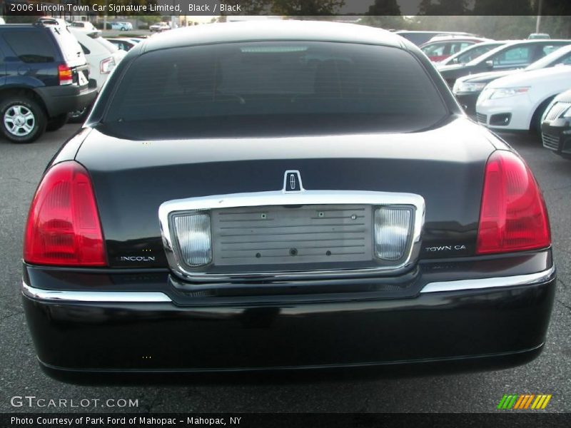 Black / Black 2006 Lincoln Town Car Signature Limited