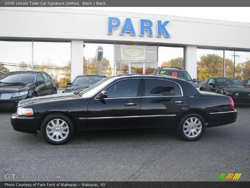 Black / Black 2006 Lincoln Town Car Signature Limited