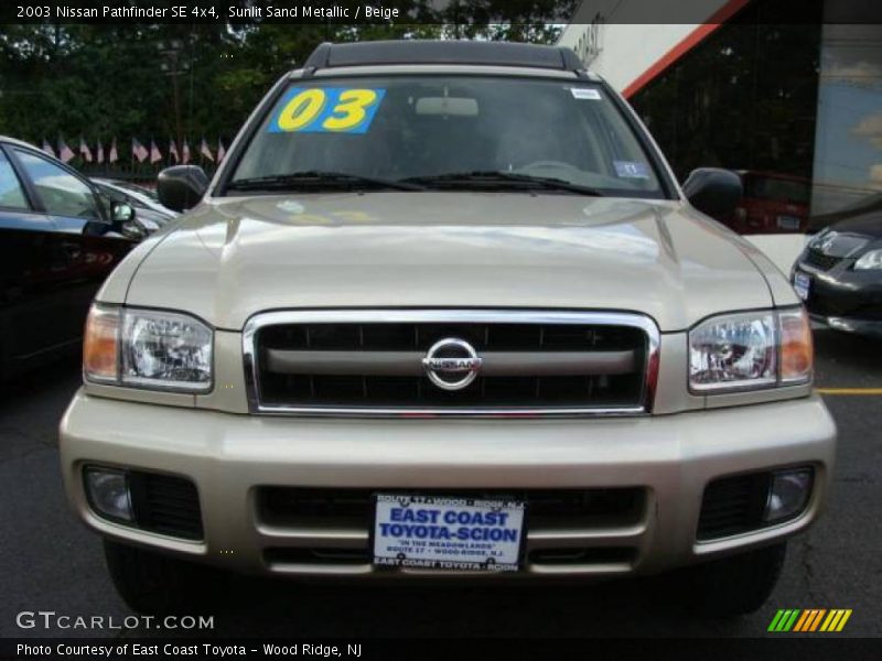 Sunlit Sand Metallic / Beige 2003 Nissan Pathfinder SE 4x4