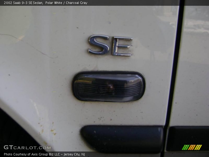 Polar White / Charcoal Gray 2002 Saab 9-3 SE Sedan