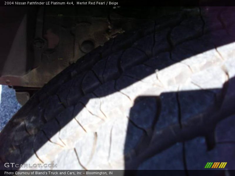 Merlot Red Pearl / Beige 2004 Nissan Pathfinder LE Platinum 4x4