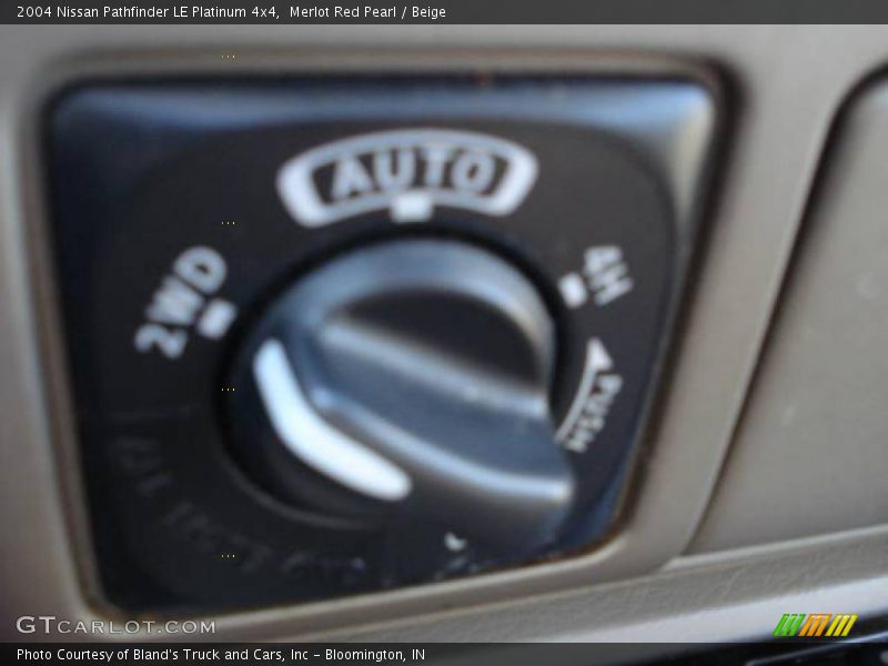 Merlot Red Pearl / Beige 2004 Nissan Pathfinder LE Platinum 4x4