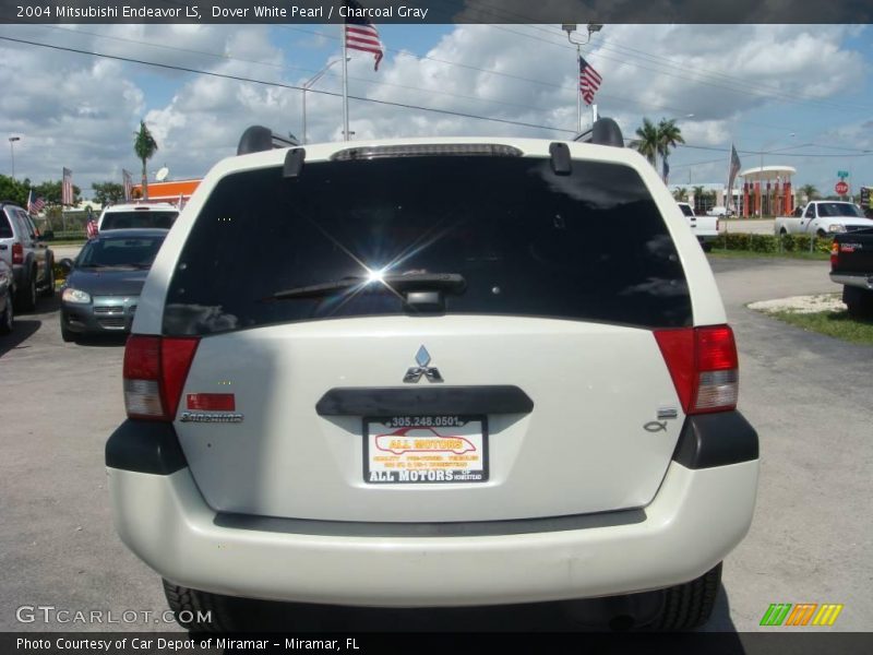 Dover White Pearl / Charcoal Gray 2004 Mitsubishi Endeavor LS
