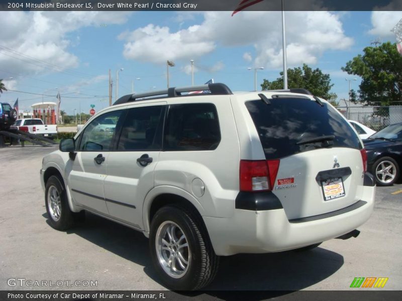 Dover White Pearl / Charcoal Gray 2004 Mitsubishi Endeavor LS