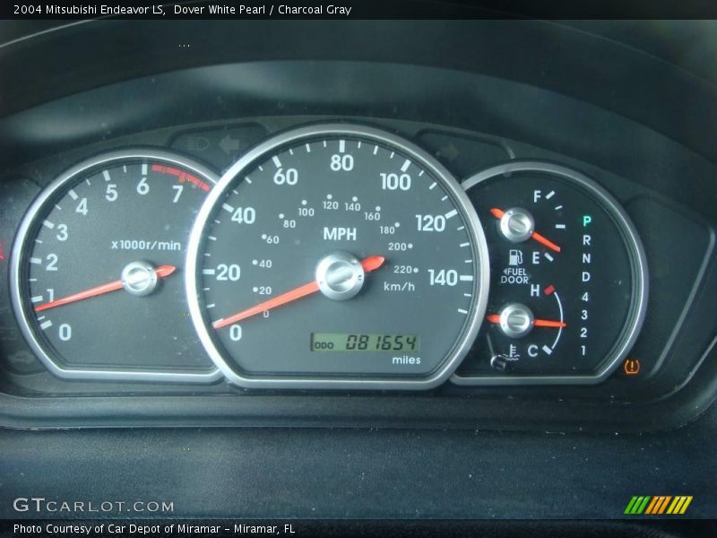 Dover White Pearl / Charcoal Gray 2004 Mitsubishi Endeavor LS