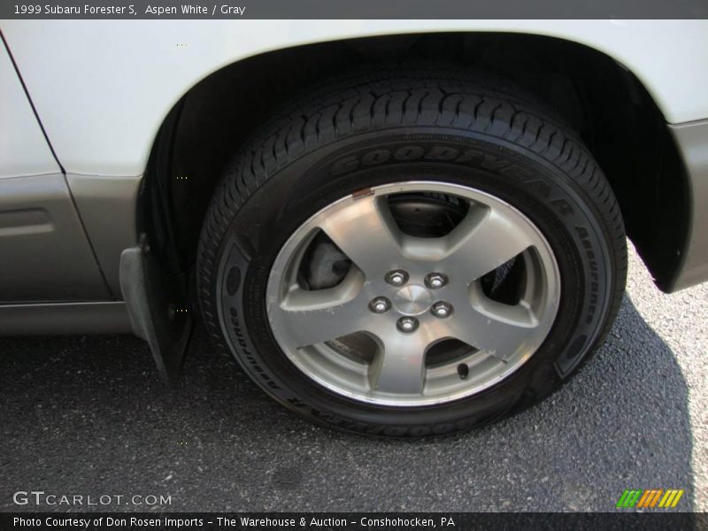 Aspen White / Gray 1999 Subaru Forester S