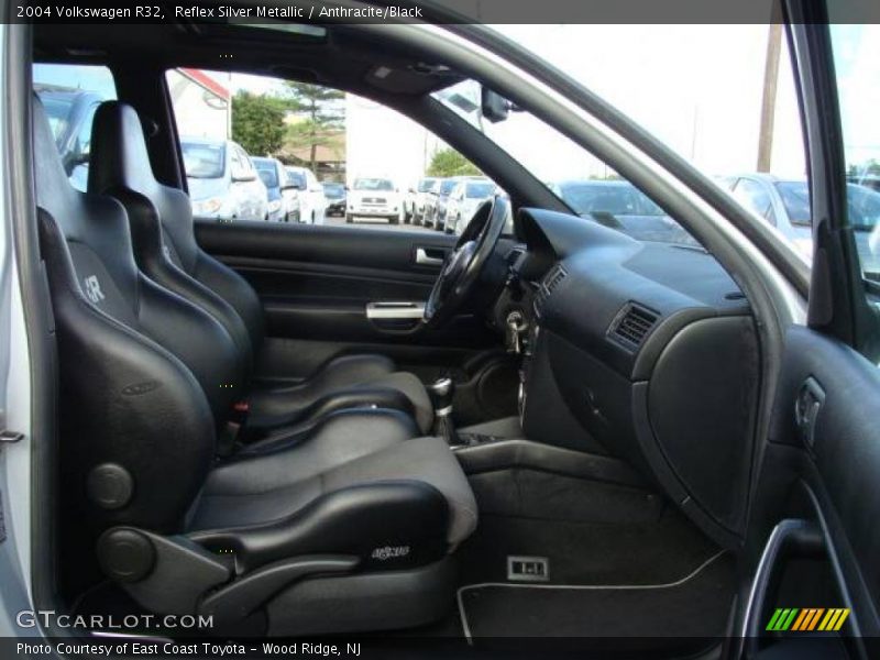 Reflex Silver Metallic / Anthracite/Black 2004 Volkswagen R32
