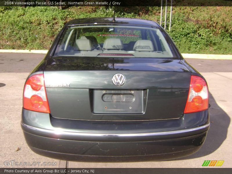 Northern Green Metallic / Grey 2004 Volkswagen Passat GLS Sedan