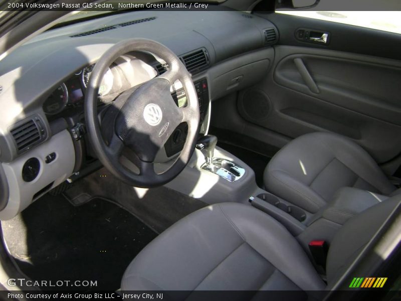 Northern Green Metallic / Grey 2004 Volkswagen Passat GLS Sedan