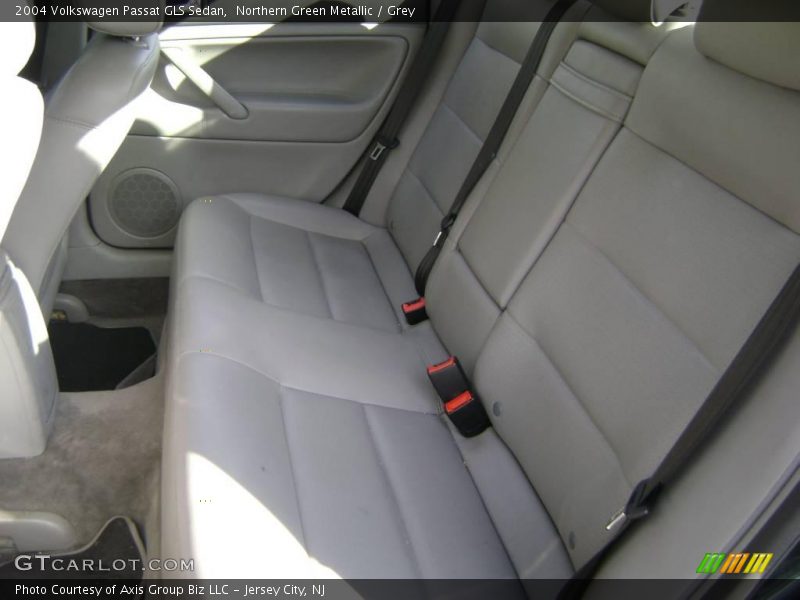 Northern Green Metallic / Grey 2004 Volkswagen Passat GLS Sedan