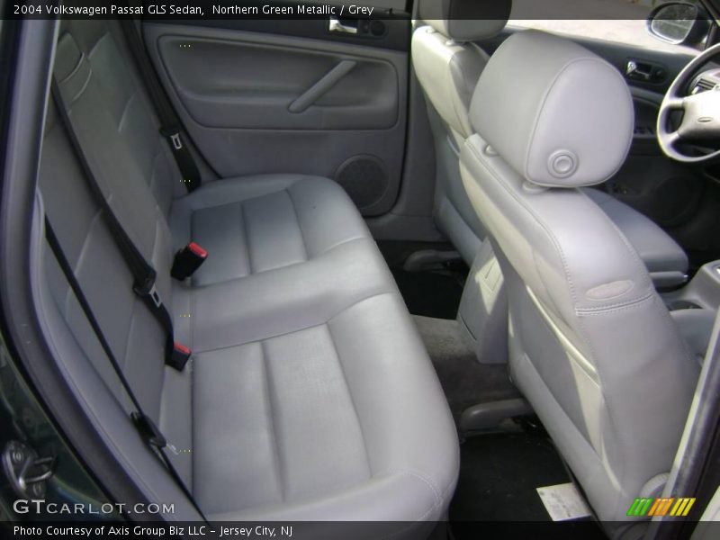 Northern Green Metallic / Grey 2004 Volkswagen Passat GLS Sedan