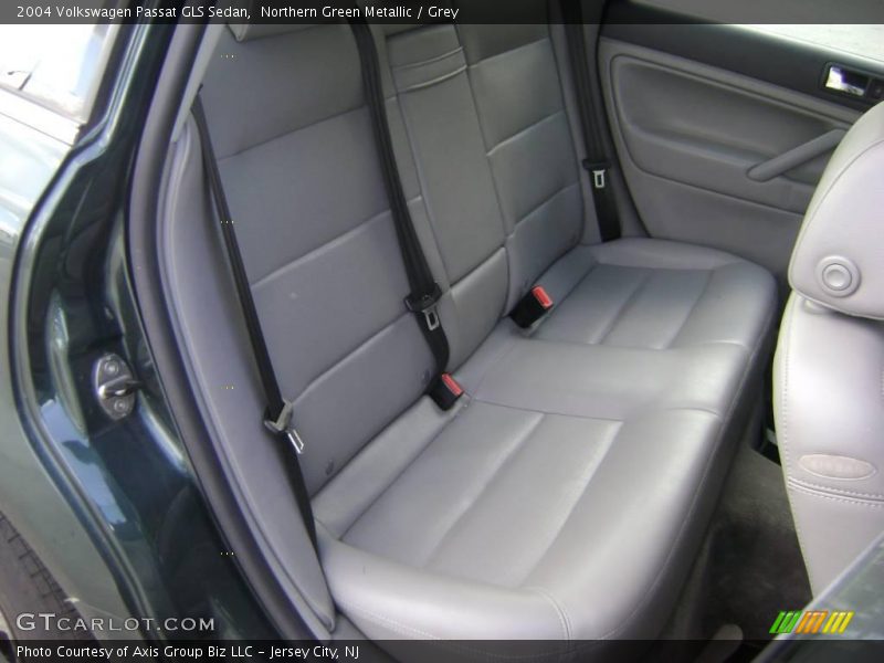 Northern Green Metallic / Grey 2004 Volkswagen Passat GLS Sedan