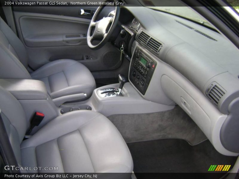 Northern Green Metallic / Grey 2004 Volkswagen Passat GLS Sedan