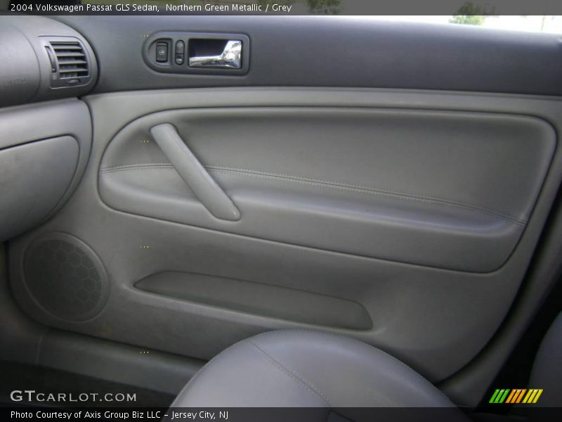 Northern Green Metallic / Grey 2004 Volkswagen Passat GLS Sedan