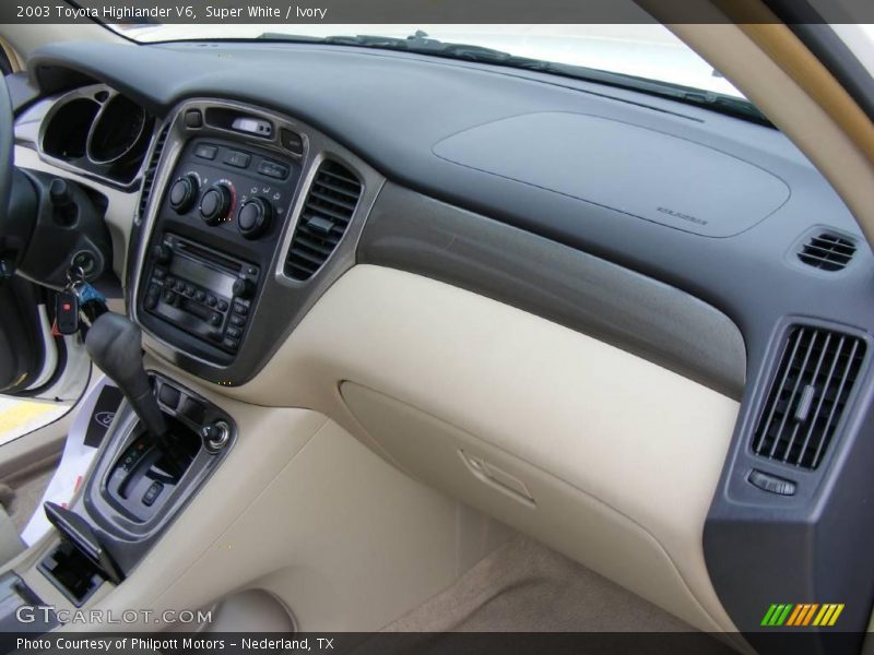 Super White / Ivory 2003 Toyota Highlander V6