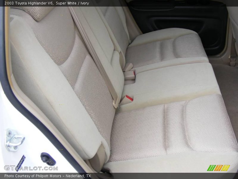 Super White / Ivory 2003 Toyota Highlander V6