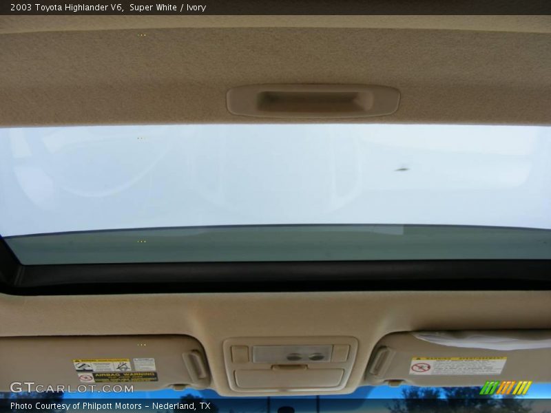 Super White / Ivory 2003 Toyota Highlander V6