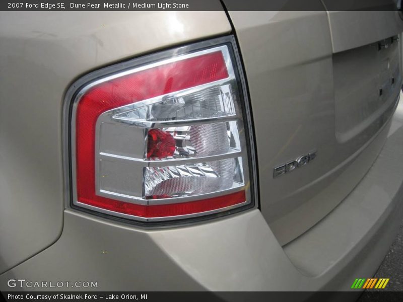 Dune Pearl Metallic / Medium Light Stone 2007 Ford Edge SE