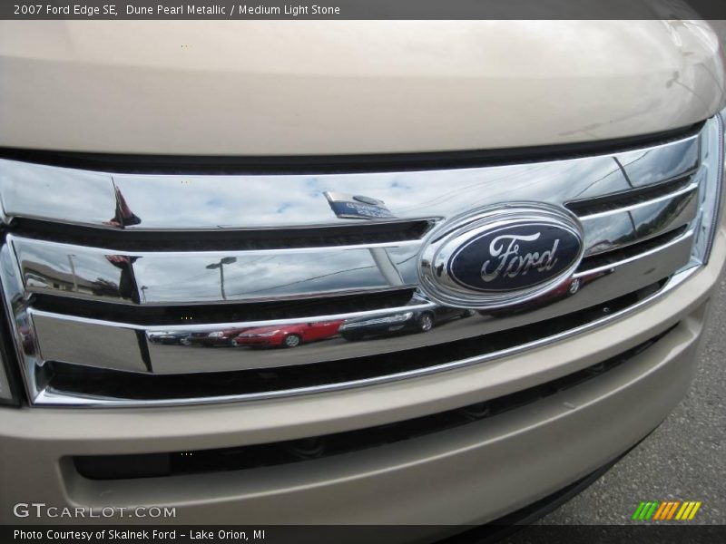 Dune Pearl Metallic / Medium Light Stone 2007 Ford Edge SE