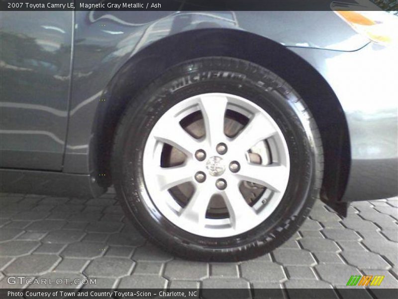Magnetic Gray Metallic / Ash 2007 Toyota Camry LE