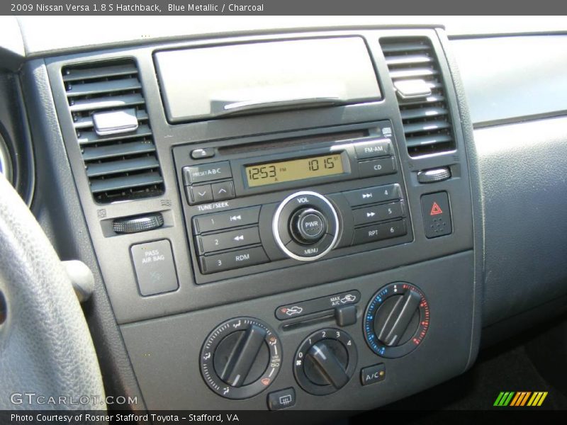 Blue Metallic / Charcoal 2009 Nissan Versa 1.8 S Hatchback