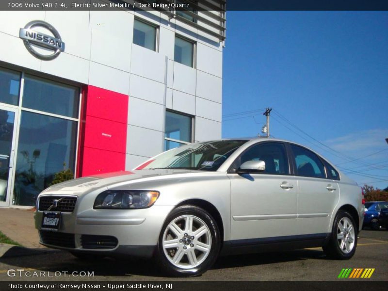 Electric Silver Metallic / Dark Beige/Quartz 2006 Volvo S40 2.4i