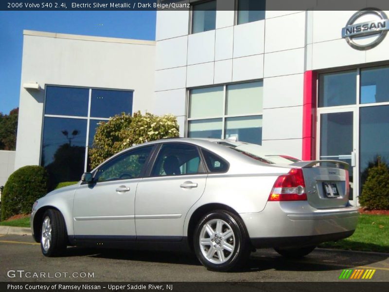 Electric Silver Metallic / Dark Beige/Quartz 2006 Volvo S40 2.4i