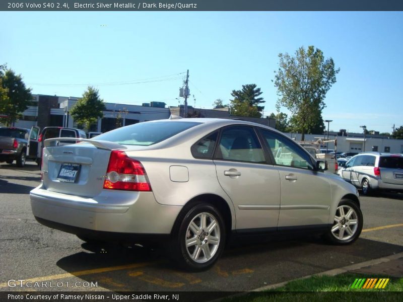 Electric Silver Metallic / Dark Beige/Quartz 2006 Volvo S40 2.4i
