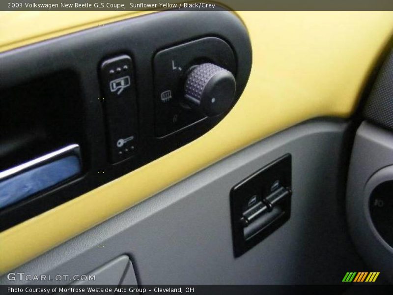 Sunflower Yellow / Black/Grey 2003 Volkswagen New Beetle GLS Coupe