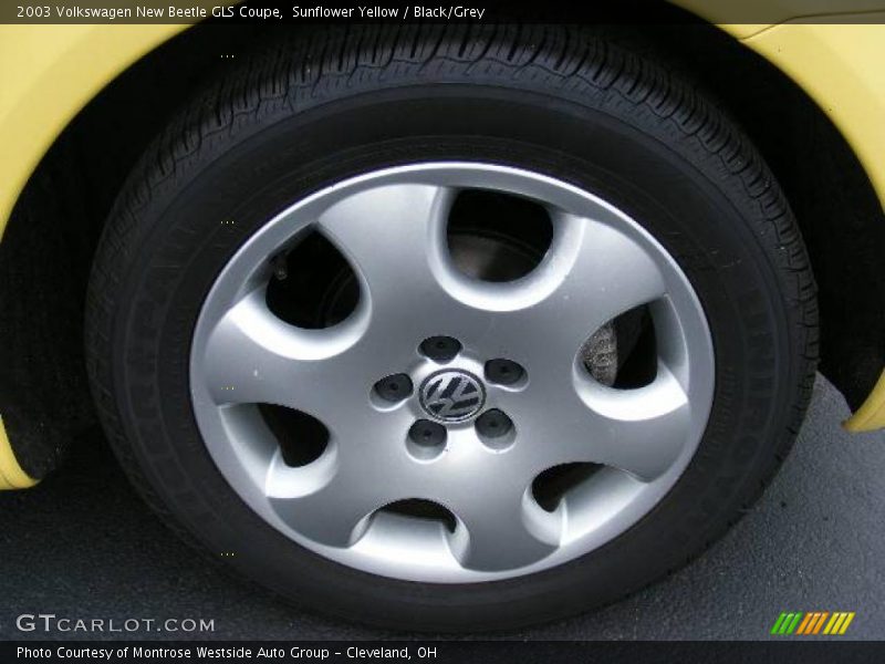 Sunflower Yellow / Black/Grey 2003 Volkswagen New Beetle GLS Coupe