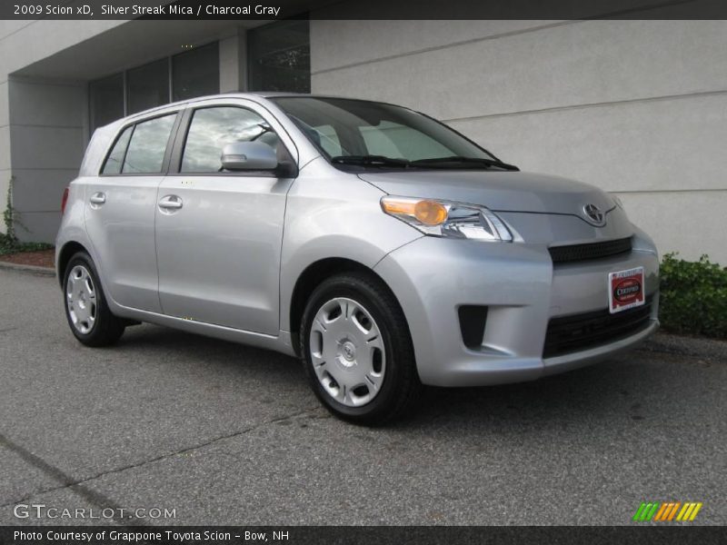 Silver Streak Mica / Charcoal Gray 2009 Scion xD