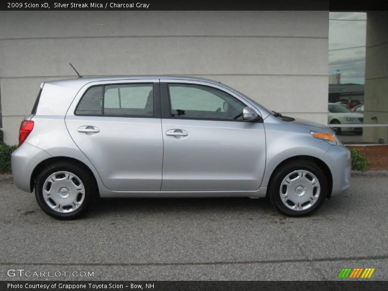 Silver Streak Mica / Charcoal Gray 2009 Scion xD