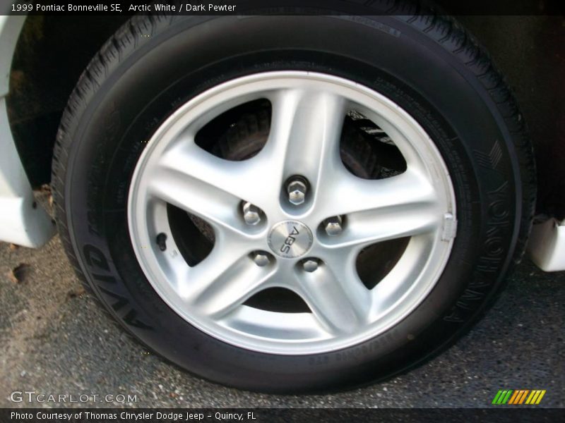 Arctic White / Dark Pewter 1999 Pontiac Bonneville SE