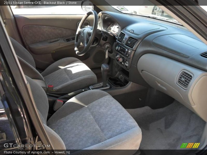 Blackout Black / Stone 2001 Nissan Sentra GXE