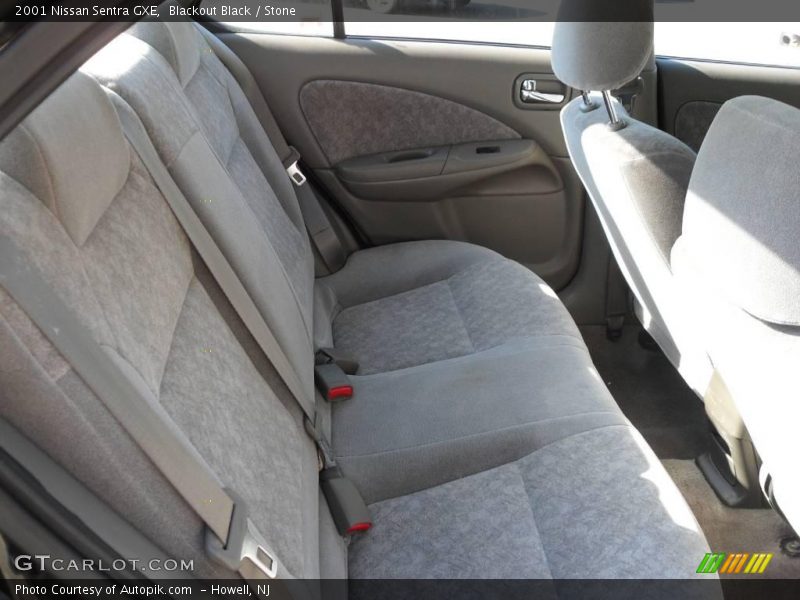 Blackout Black / Stone 2001 Nissan Sentra GXE