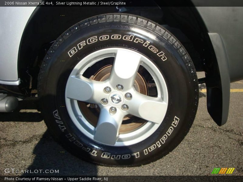 Silver Lightning Metallic / Steel/Graphite 2006 Nissan Xterra SE 4x4