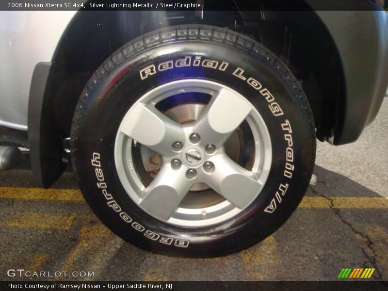 Silver Lightning Metallic / Steel/Graphite 2006 Nissan Xterra SE 4x4