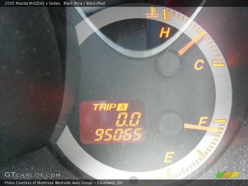 Black Mica / Black/Red 2005 Mazda MAZDA3 s Sedan