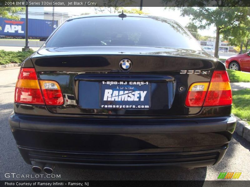 Jet Black / Grey 2004 BMW 3 Series 330xi Sedan