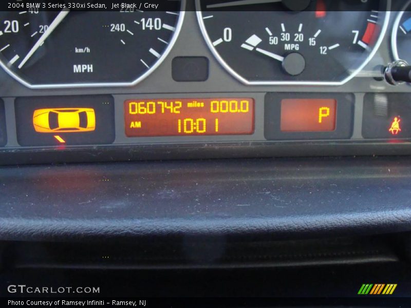 Jet Black / Grey 2004 BMW 3 Series 330xi Sedan