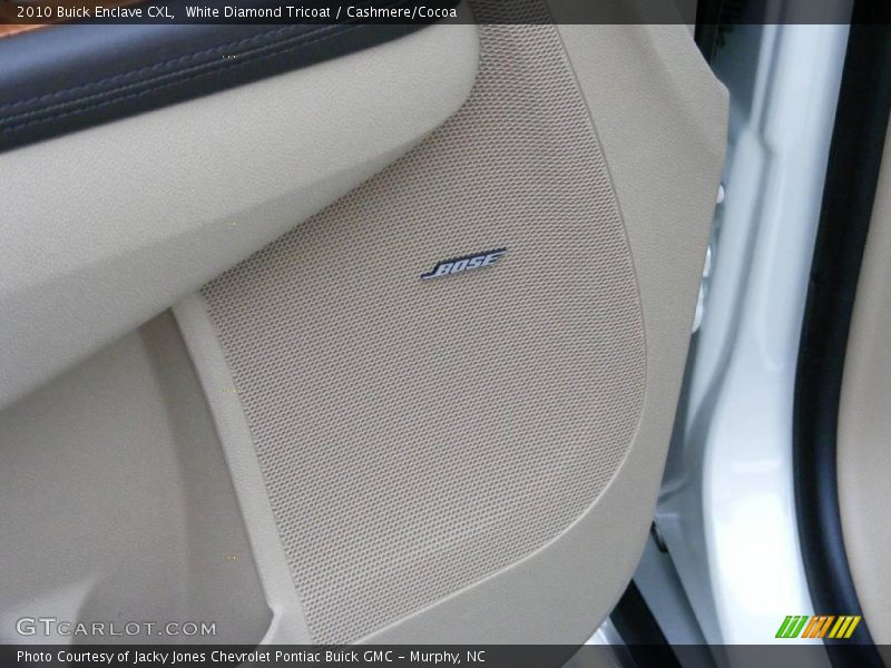 White Diamond Tricoat / Cashmere/Cocoa 2010 Buick Enclave CXL