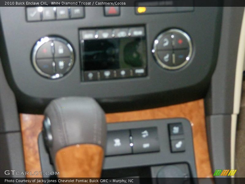 White Diamond Tricoat / Cashmere/Cocoa 2010 Buick Enclave CXL