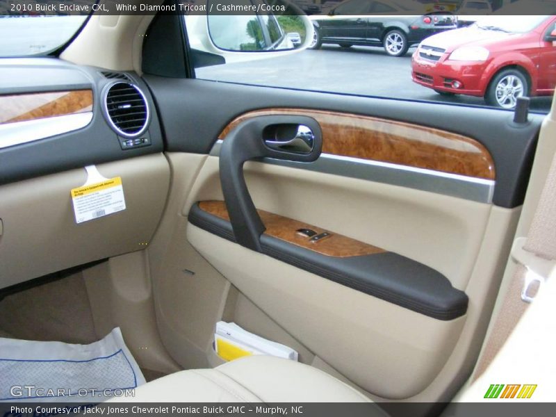 White Diamond Tricoat / Cashmere/Cocoa 2010 Buick Enclave CXL