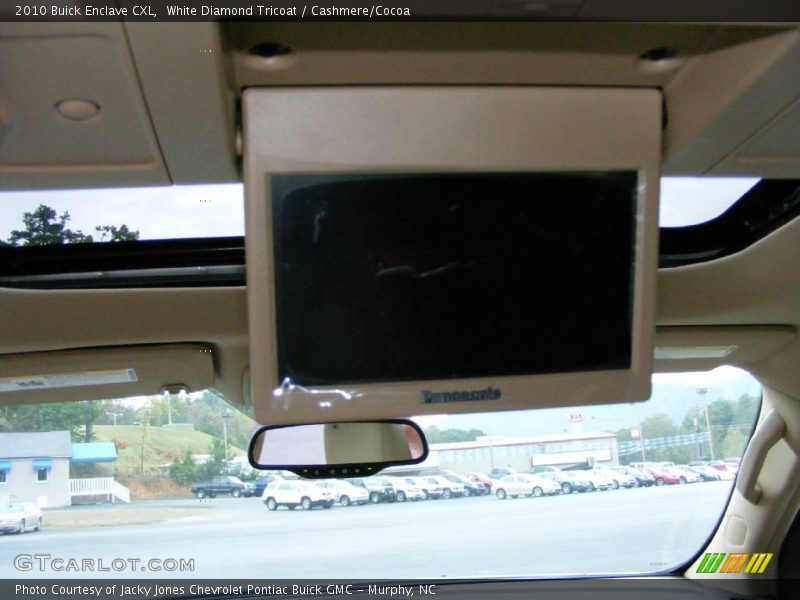 White Diamond Tricoat / Cashmere/Cocoa 2010 Buick Enclave CXL