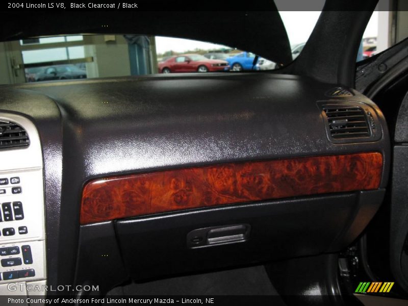 Black Clearcoat / Black 2004 Lincoln LS V8