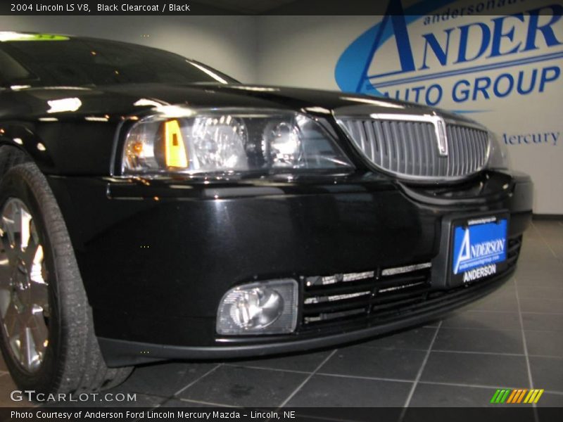 Black Clearcoat / Black 2004 Lincoln LS V8