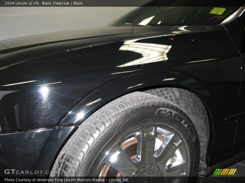 Black Clearcoat / Black 2004 Lincoln LS V8